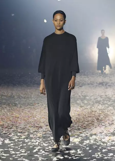 Dior 2019-يىلى باھاردىكى ئۇچۇش يولىغا ئۇسسۇل ئېلىپ كېلىدۇ