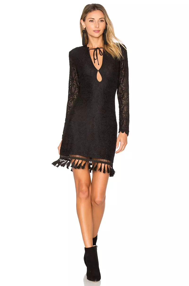 Dama de negro: Vestido Ale by Alessandra x REVOLVE Genoveva