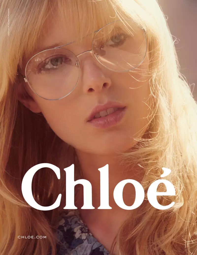Ulrikke Høyer béntang dina kampanye kacamata Chloe musim semi 2017