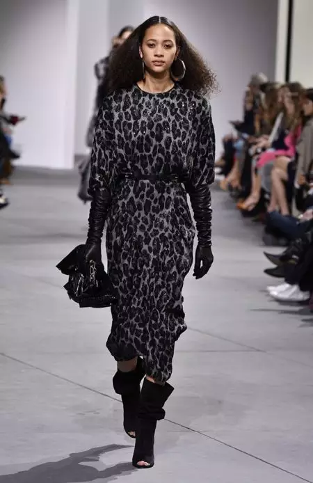 Michael Kors Channels Sensual Strength uban sa Fall 2017 Show