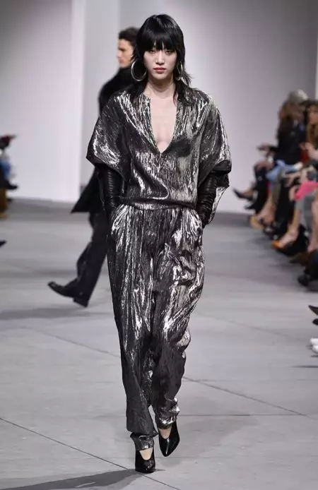 Michael Kors Channels Sensual Strength uban sa Fall 2017 Show