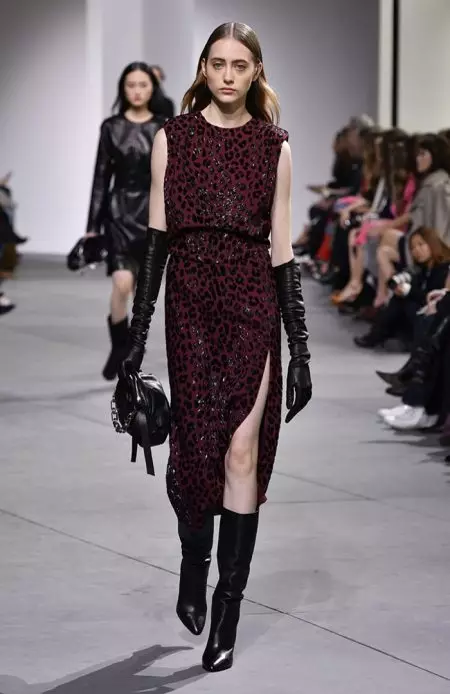 Michael Kors Channels Sensual Strength uban sa Fall 2017 Show