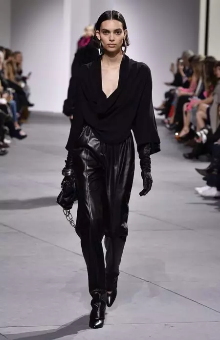 Michael Kors Channels Sensual Strength ndi Fall 2017 Show