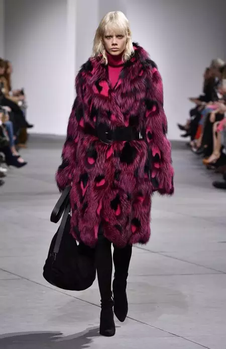 Michael Kors Channels Sensual Strength uban sa Fall 2017 Show