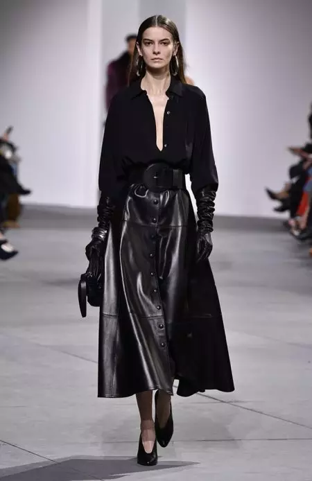 Michael Kors Channels Sensual Strength uban sa Fall 2017 Show