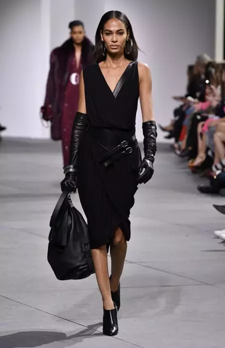 Michael Kors Channels Sensual Strength uban sa Fall 2017 Show