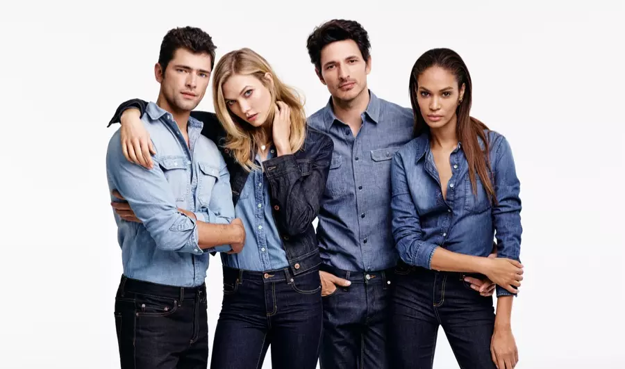 Karlie Kloss dia kintana amin'ny fampielezan-kevitr'i Joe Fresh tamin'ny fararano 2015 niaraka tamin'i Sean O'Pry, Andrés Velencoso ary Joan Smalls