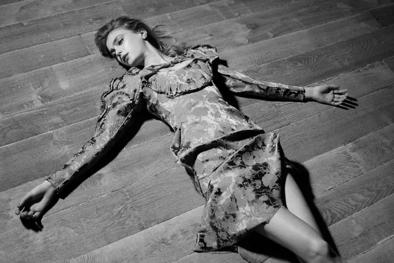 Sigrid Agren fremkalder moderne elegance for Viva! Moda af Eric Guillemain