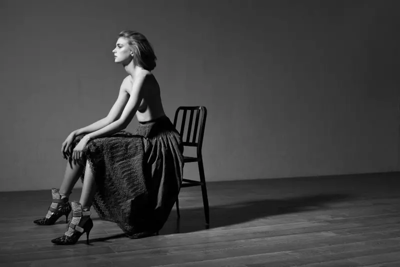 Sigrid Agren Evokes Modern Elegance fir Viva! Moda vum Eric Guillemain