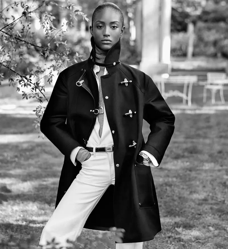 Awọn irawọ Alciia Burke ni ipolongo Ara Ara Ralph Lauren