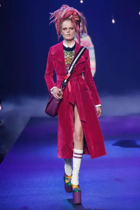 Marc Jacobs Membuat Fesyen Raver untuk Musim Bunga 2017