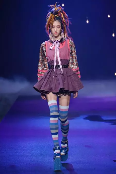 Marc Jacobs tạo nên thời trang Raver cho mùa xuân 2017