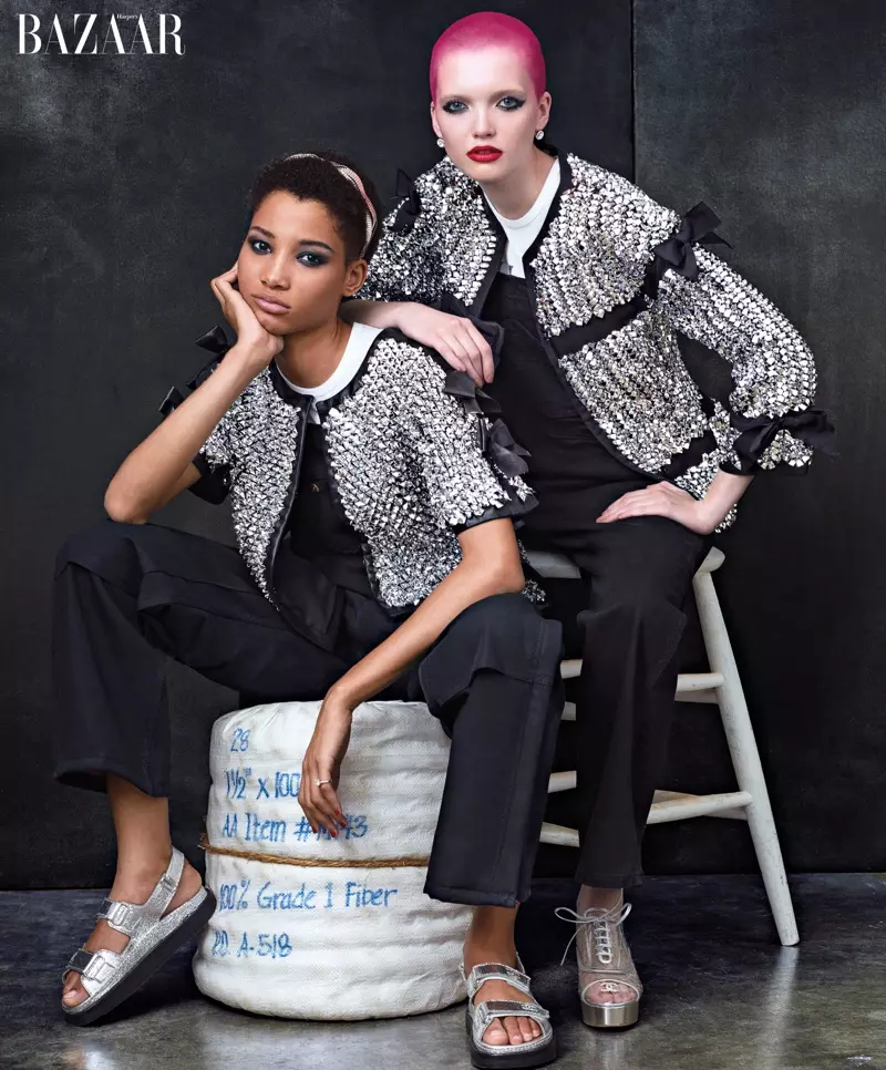 Lineisy Montero e Ruth Bell posan con chaquetas de Chanel para a editorial