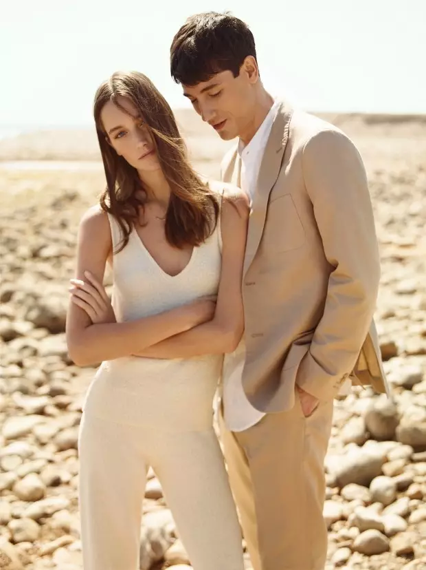 Joséphine Le Tutour porte la mode de la plage pour Mango