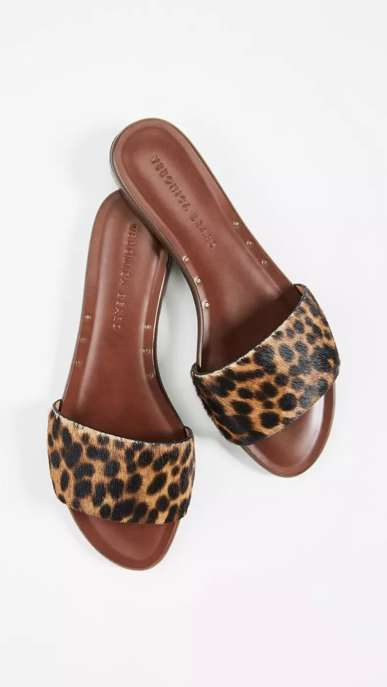 Veronica Beard Flor Leopard sandale od kose 375 USD