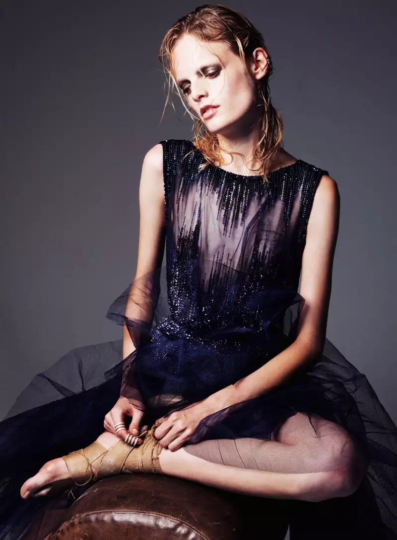 UHanne Gaby Odiele Unxibe iCouture yeHarper's Bazaar eTurkey ngo-Agasti ka-2013 nguGianluca Fontana