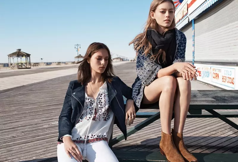 Julia Bergshoeff y Ondria Hardin protagonizan el lookbook del festival de música de Mango.