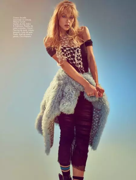 Hannah Ferguson minangka Putri Rock & Roll ing ELLE Brazil