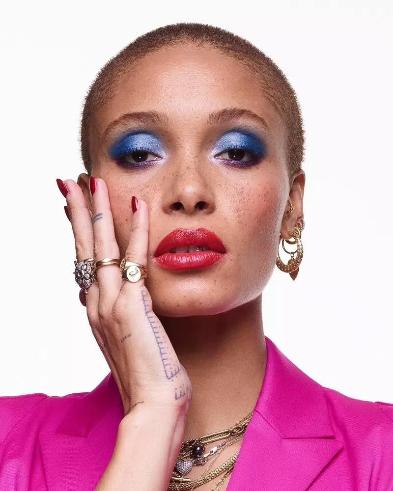 Ο Adwoa Aboah είναι το νέο πρόσωπο της Revlon