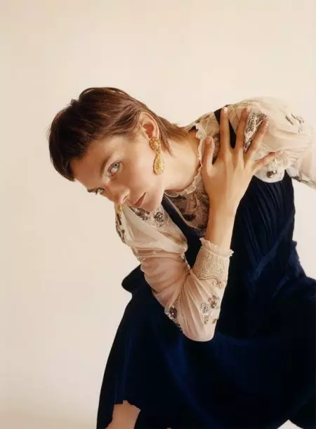 A Vision of Autumn: Karolin Wolter Models Knitwear Looks From Zara