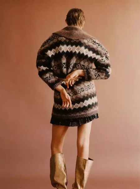 ວິໄສທັດຂອງດູໃບໄມ້ລົ່ນ: Karolin Wolter Models Knitwear ເບິ່ງຈາກ Zara