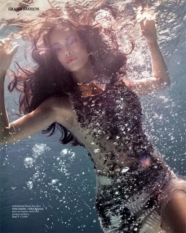 Angela Jonsson Goes 'Into the Blue' para sa Grazia India Marso 2013