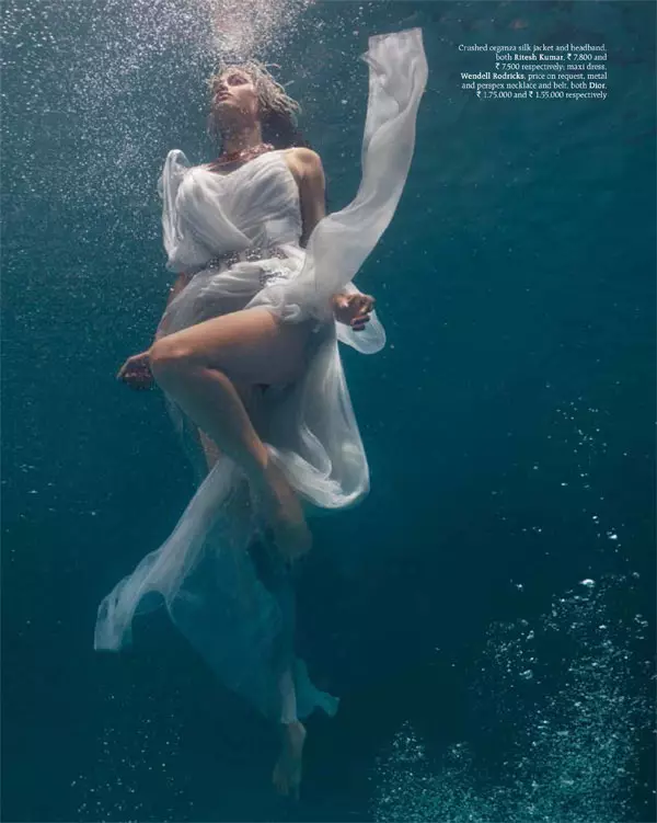 Angela Jonsson Goes 'Into the Blue' för Grazia Indien mars 2013