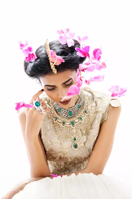 Nidhi + Radhika Wear Bridal Beauty għal Grazia Indja minn Taras Taraporvala