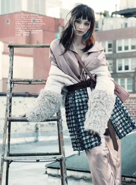 Luma Grothe modeluje „nový romantik“ v Harper's Bazaar v Thajsku