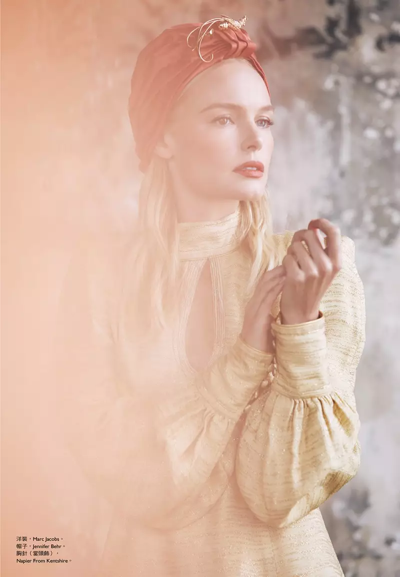 Η Kate Bosworth ποζάρει με φόρεμα Marc Jacobs