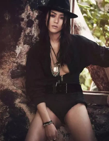 Liu Wen tar på vårens tribal chic looks for ELLE France