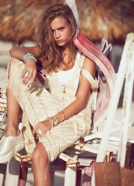 Josephine Skriver Goes Beach Casual rau ELLE France Spread