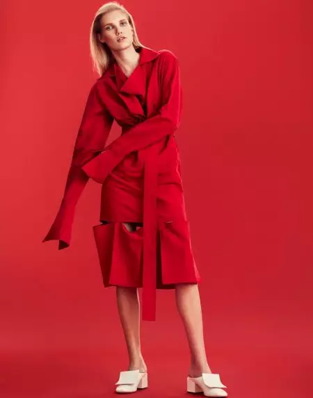 Yulia Terentieva သည် Grazia Italy အတွက် Red-Hot Look တွင် သရုပ်ဆောင်ထားသည်။