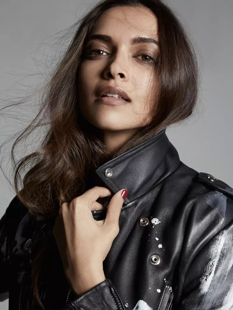 Aktris Deepika Padukone nganggo jaket kulit MARR LDN