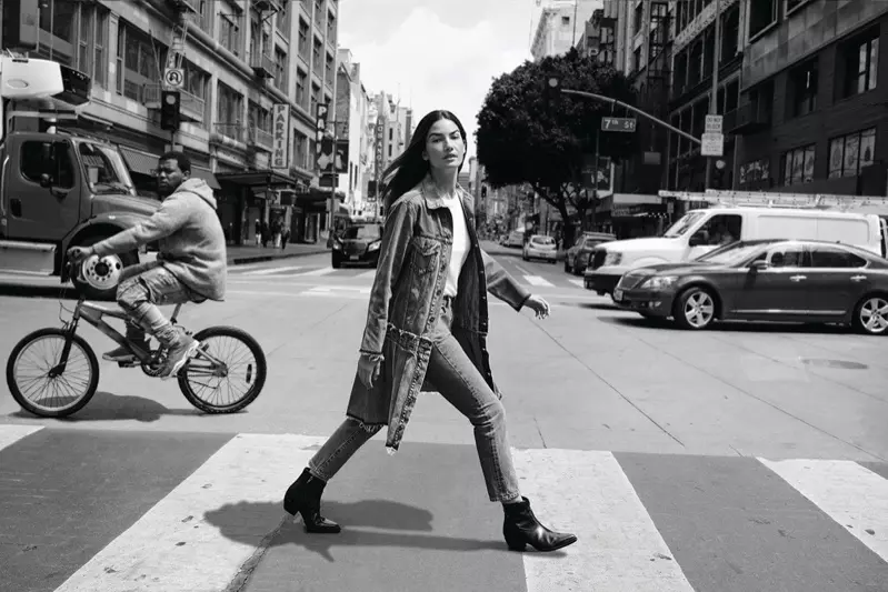 Lily Aldridge neemt denimstijl aan voor Levi's Made & Crafted-campagne