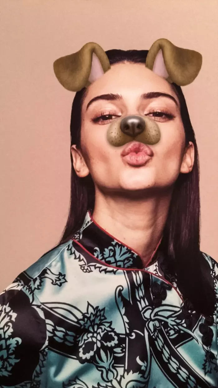 Kendall Jenner argëtohet me filtrat Snapchat për revistën Garage