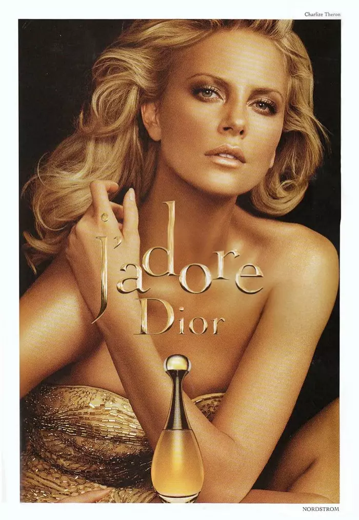 Charlize Theron បានក្លាយជាមុខរបស់ J'adore Dior អស់រយៈពេលជាងមួយទសវត្សរ៍មកហើយ នេះជាការផ្សាយពាណិជ្ជកម្មឆ្នាំ 2007 ដែលមានតួឯកស្រីអាហ្វ្រិកខាងត្បូង។