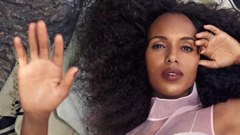 Ang aktres nga si Kerry Washington nag-pose sa sinina nga Prada