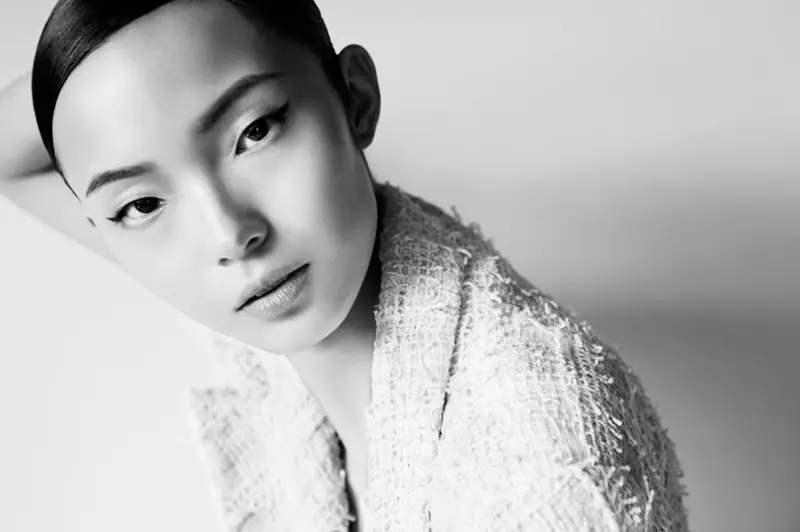 Xiao Wen Ju pose pour Wee Khim à Nuyou Singapour janvier 2014