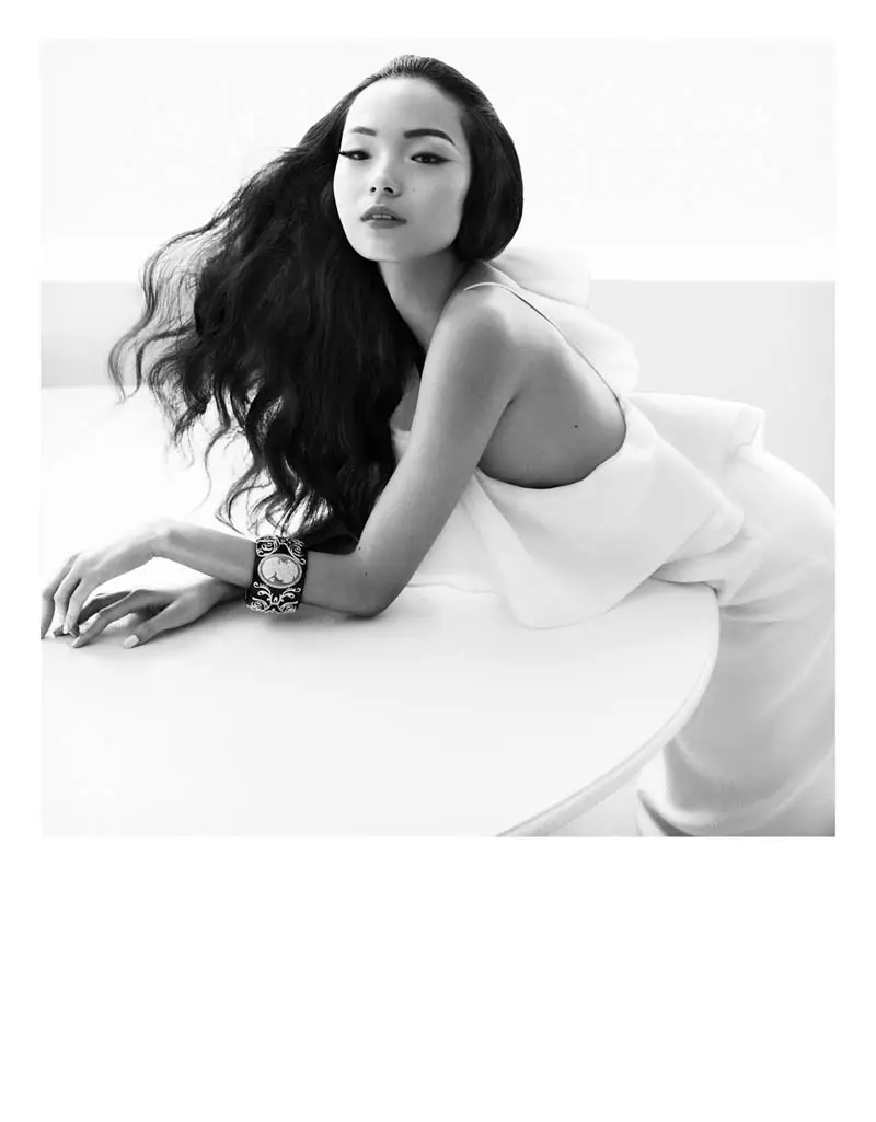 Xiao Wen Ju Poses rau Greg Kadel hauv Pastels rau Vogue Tuam Tshoj Lub Peb Hlis 2013