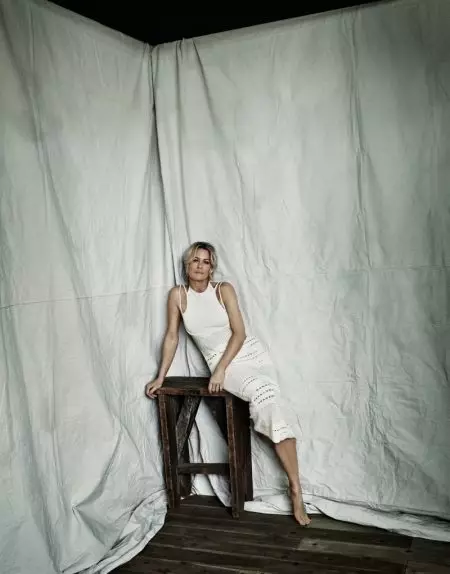 Robin Wright poserer i Elegant Looks for The Edit