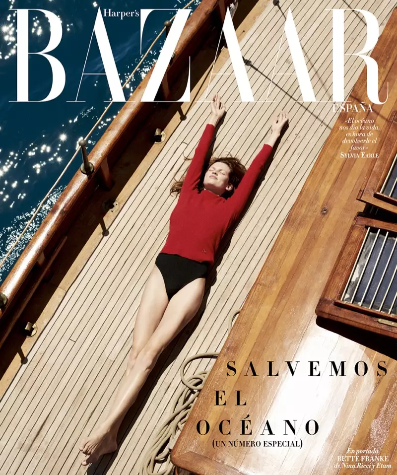 Bette Franke įgauna jūrinį stilių Harper's Bazaar Ispanijoje