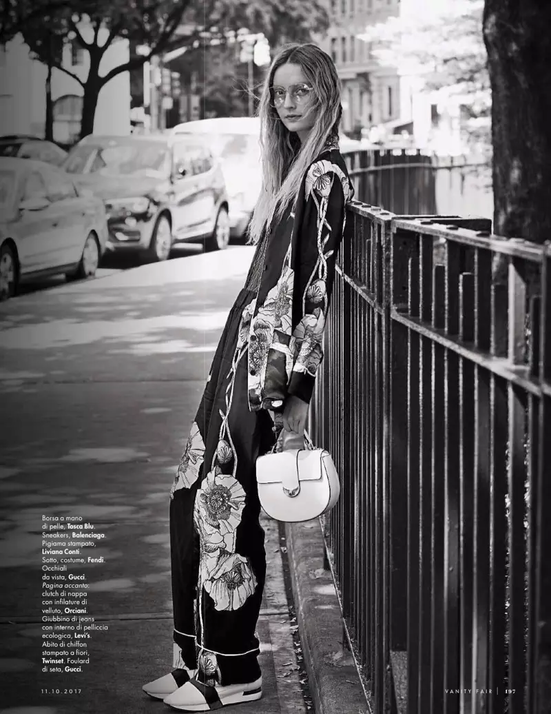 Codie Young ატარებს Chic City სტილებს Vanity Fair იტალიაში