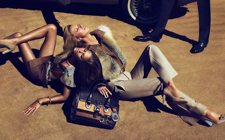 Campagne pré-automne 2010 de Gucci | Raquel Zimmermann & Joan Smalls par Mert & Marcus