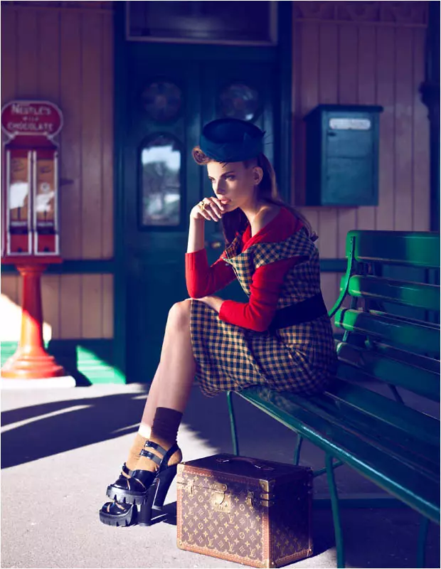 Semka Semenchenko este Retro Chic pentru Harrods Magazine by Tibi Clenci