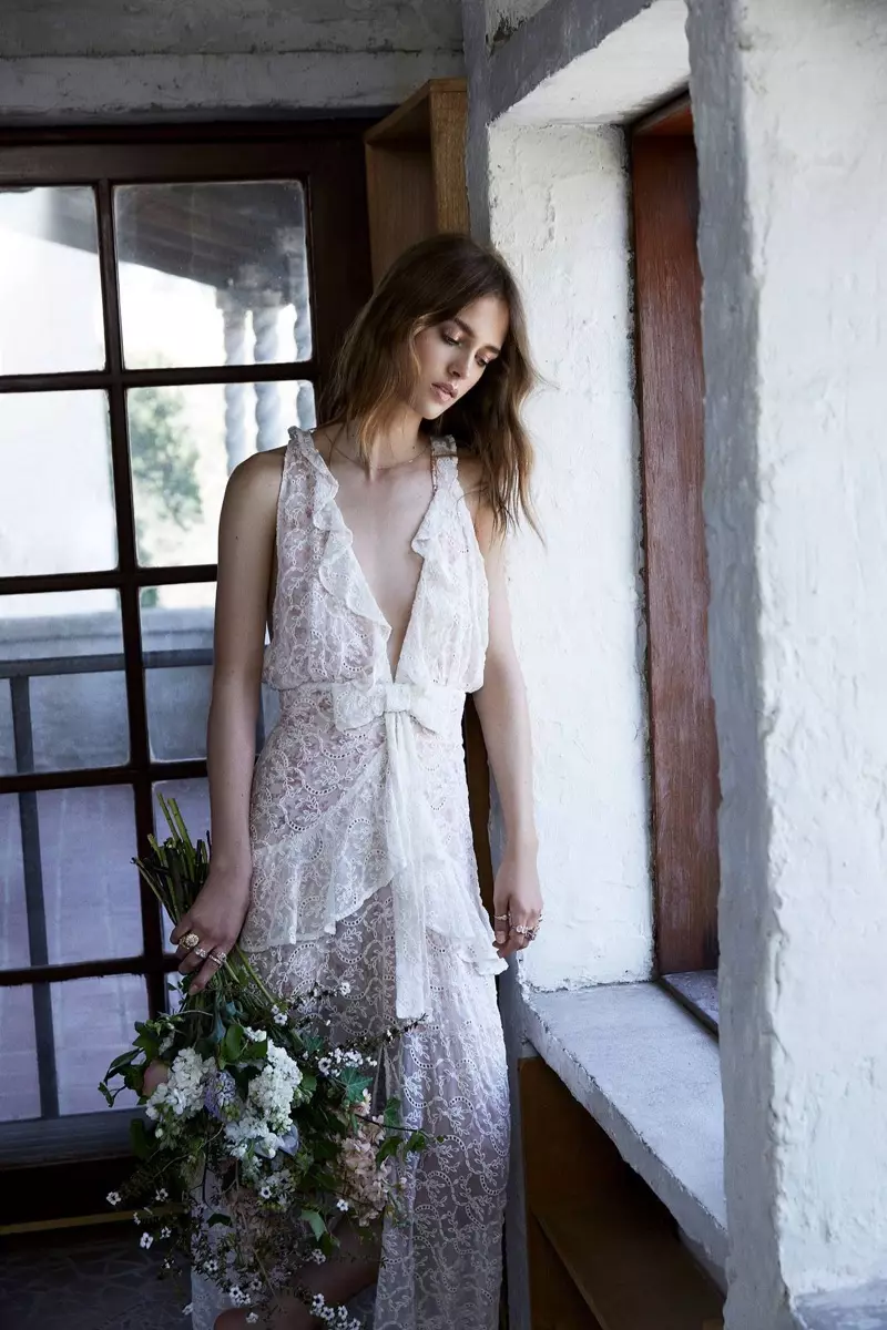 For Love & Lemons 2017 මංගල ඇඳුම් එකතුව එළිදක්වයි