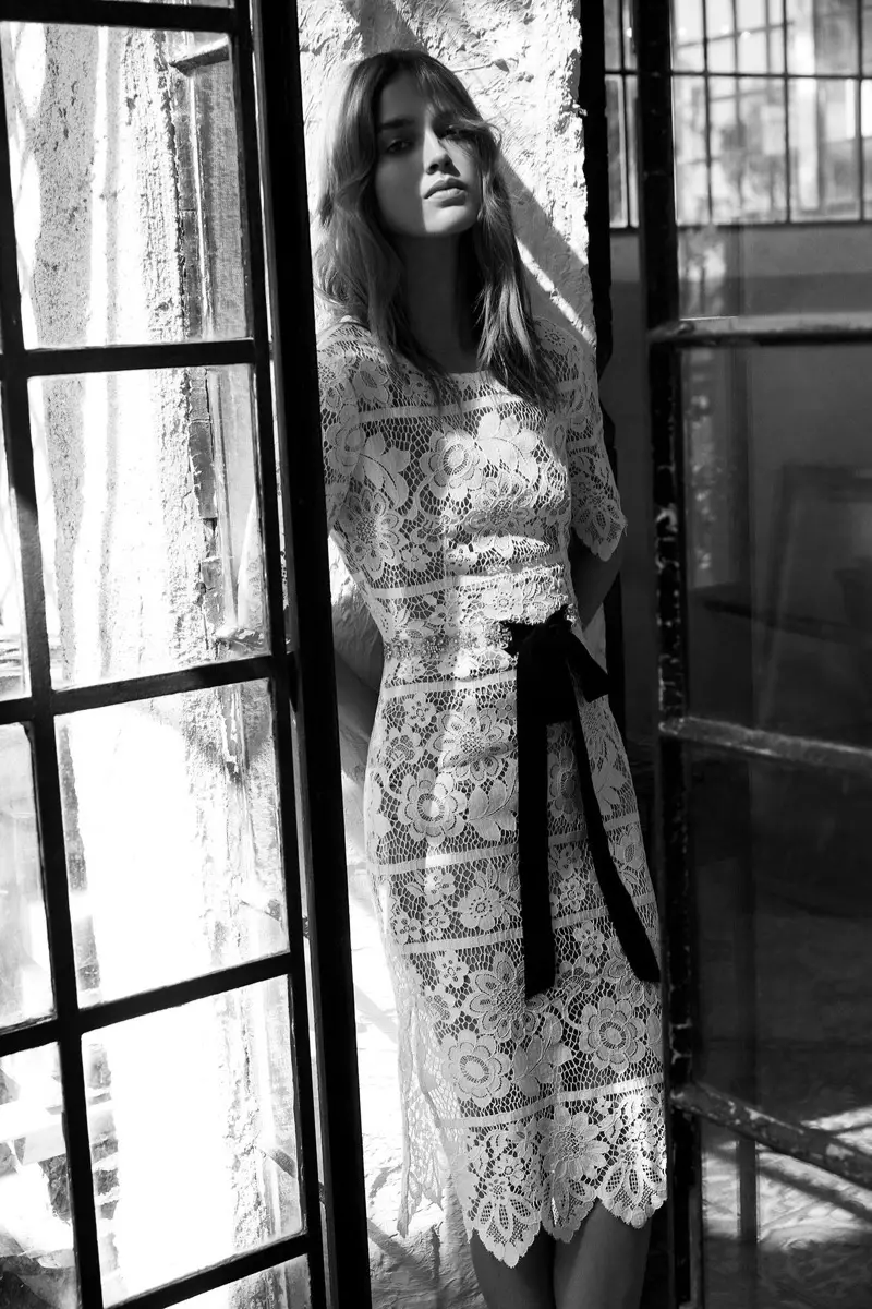 Viviana Lace Midi kjóllinn frá For Love & Lemons' Wedding Collection