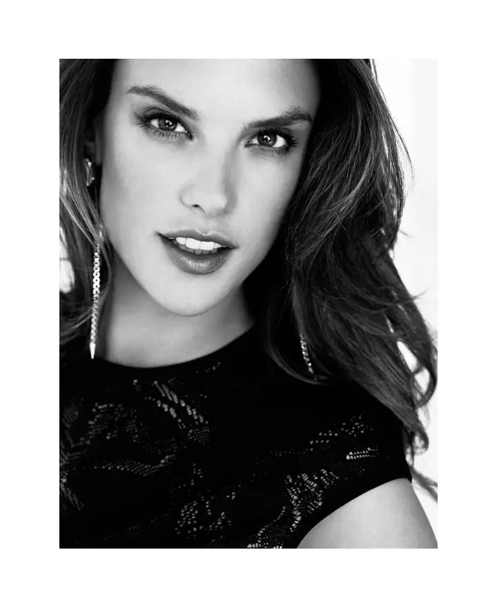 Alessandra Ambrosio oleh Ruben Vega untuk Yo Dona April 2012