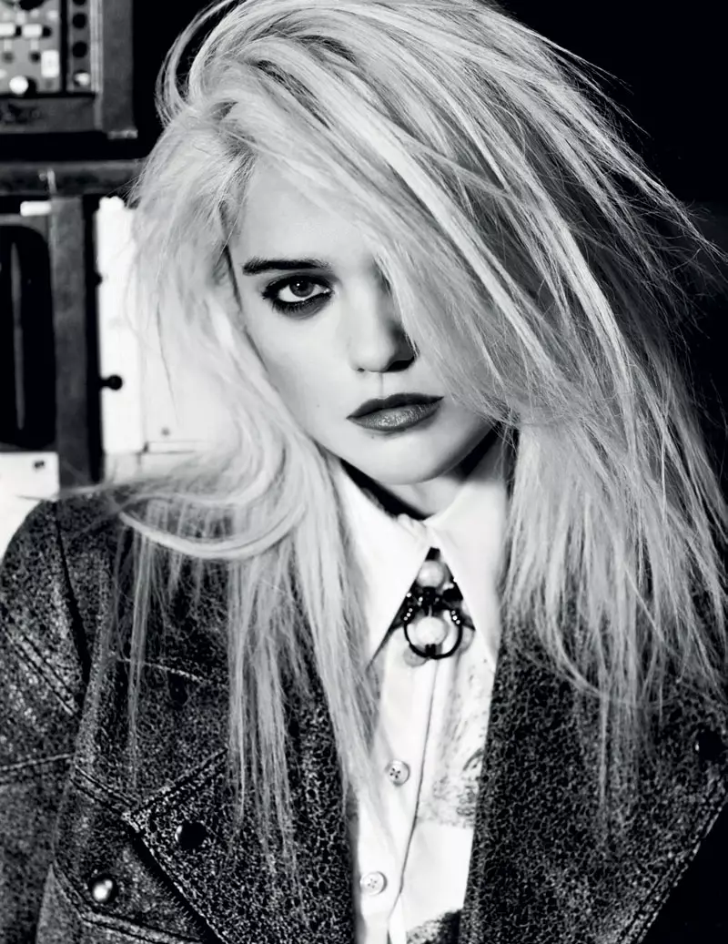 Sky Ferreira Stars in L'Official Netherlands مارچ 2013 ڪور شوٽ