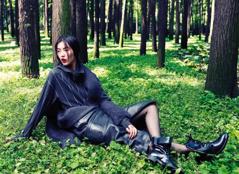 Liu Wen pozira za Stocktona Johnsona v Outdoorsy Grazia Shoot